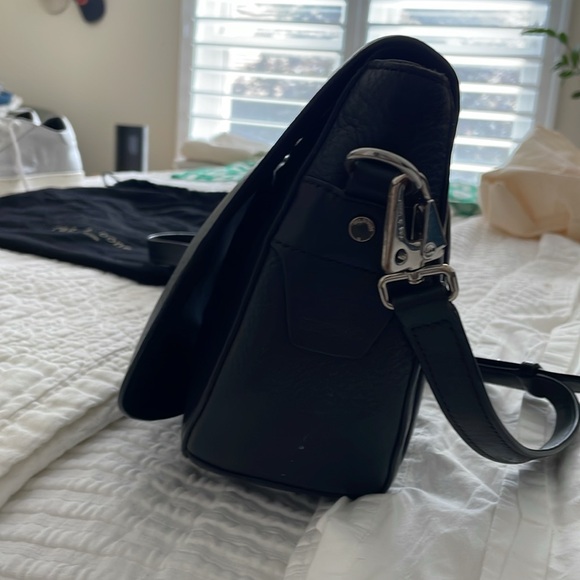 Rag and Bone black shoulder strap bag.  Excellent leather condition - Picture 5 of 7